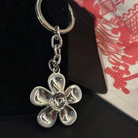 Flower Power Car Swarovski Crystal Car Keychain In White  Kalifano Designer Blue Flower Keychain made with Swarovski Crystals